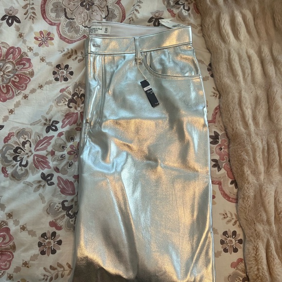 A&F Silver Jeans - Picture 5 of 8